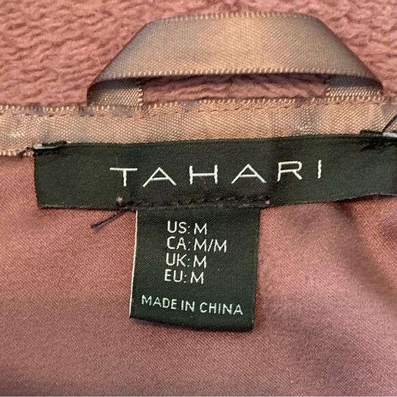 TAHARI ROBE DUSTER WOMENS MEDIUM MAUVE LONGLINE POCKETS SATIN BELT FLEECE. - Picture 9 of 15